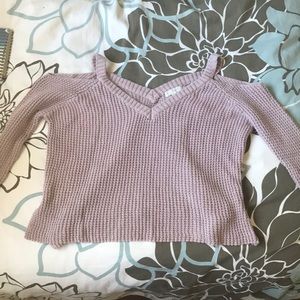 Light pink cropped knit sweater w/ shoulder cutout